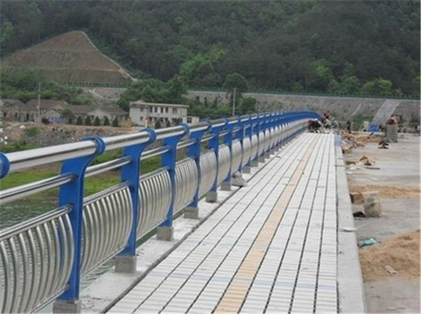 江门不锈钢桥梁护栏是一种什么材质的护栏